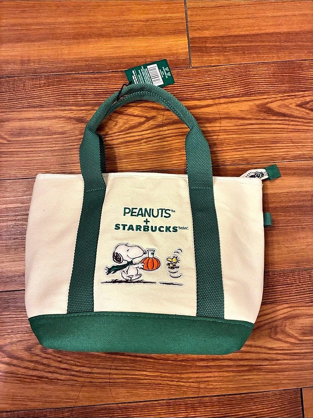 Starbucks Peanuts Snoopy & Pumpkin Tote Bag in Green & Cream NWT